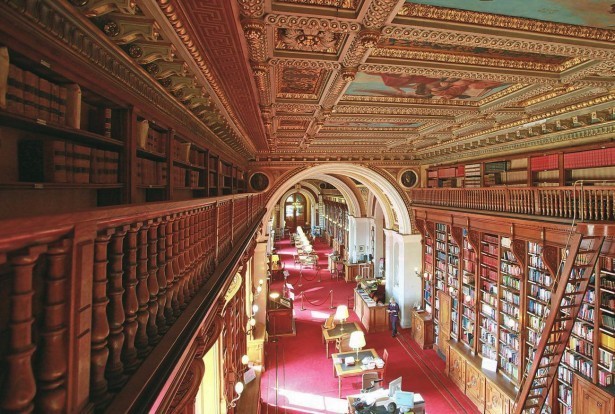 The library at the Assemblée Nationale 