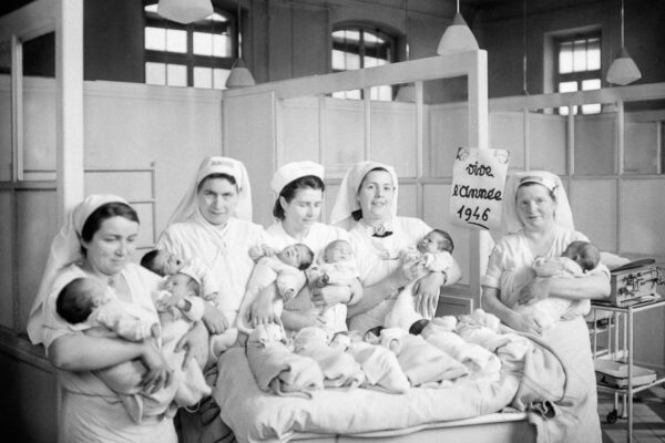 Photo of Maternity ward nurses in Paris