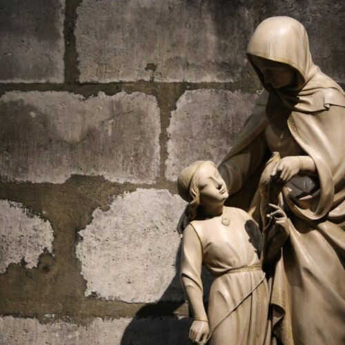 Notre Dame for Families: Stories in Stone - Tour Paris with Paris Muse